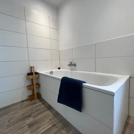 Διαμέρισμα Traumferienwohnung Am Wald 1 *