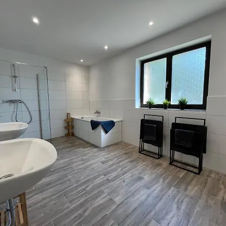 Traumhaus Am Wald 1 アパート *