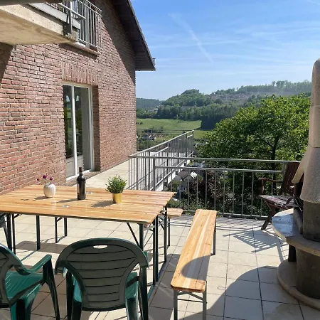 Διαμέρισμα Traumferienwohnung Am Wald 1 *